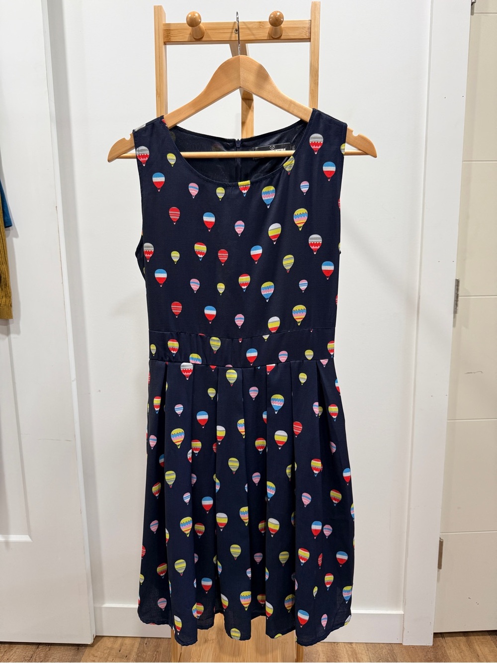 Navy Sleeveless Midi Dress with Colorful Hot Air Balloon Print